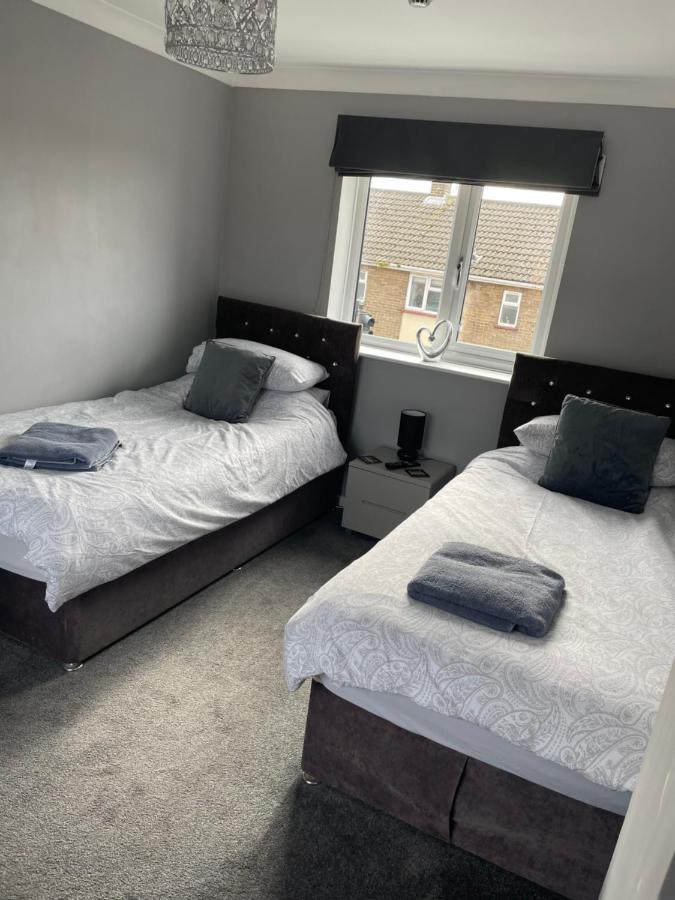 No1 Guest House Stamford Bagian luar foto