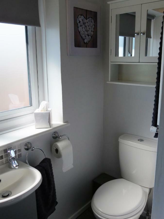 No1 Guest House Stamford Bagian luar foto
